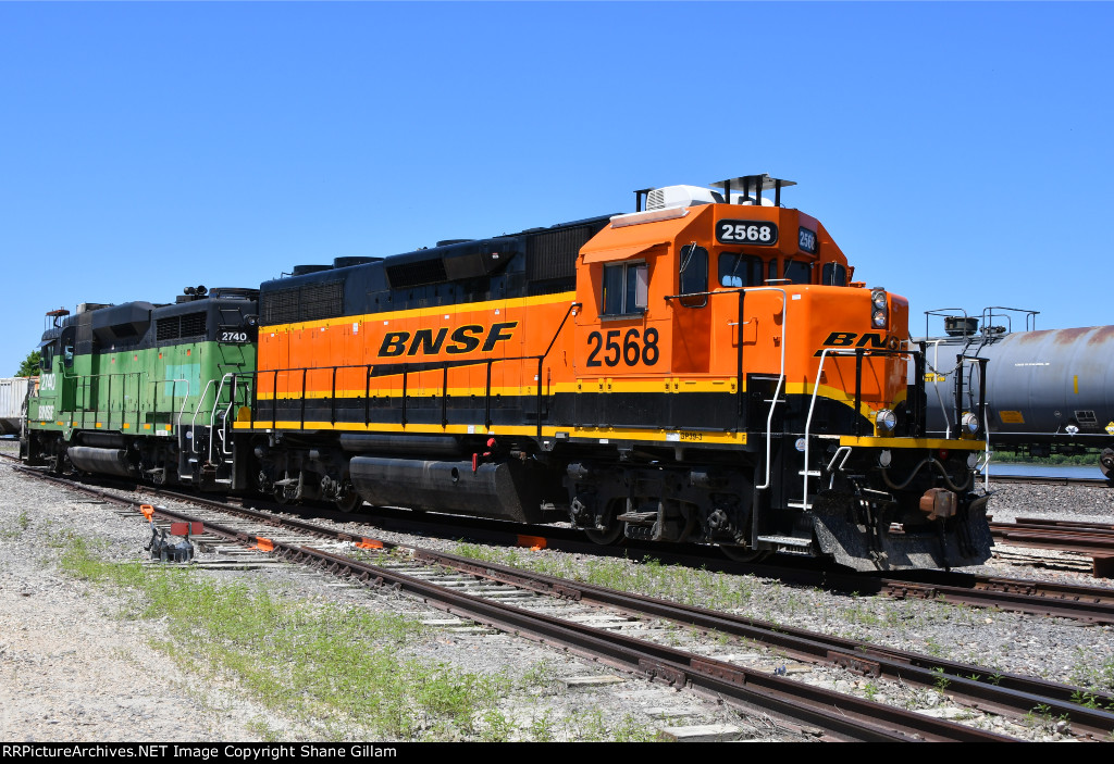 BNSF 2568 Roster shot.